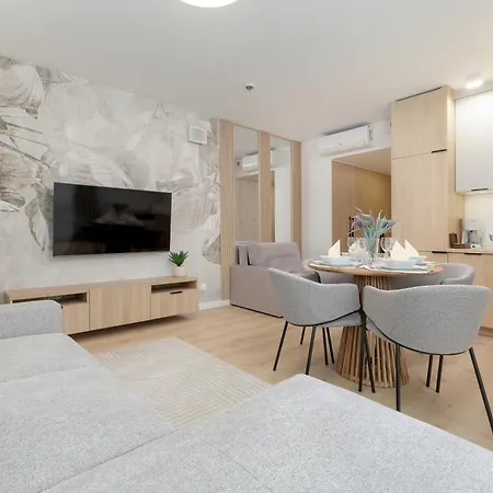 Baltini Premium Kasprowicza 20c Z Basenem, Saunami I Jacuzzi